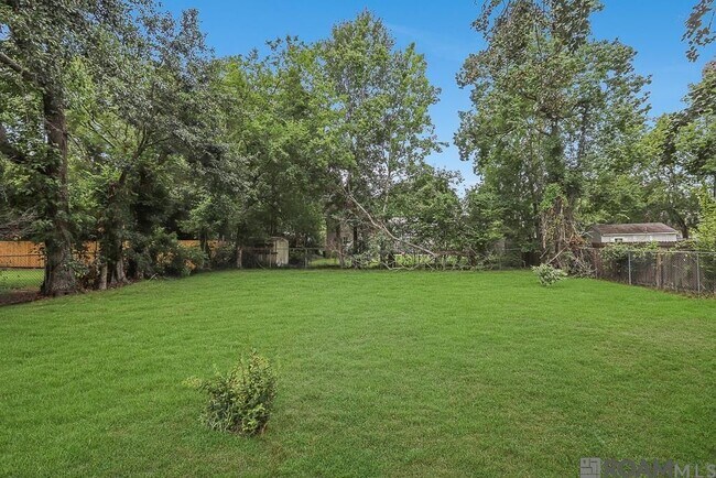 Building Photo - 4314 Mimosa St