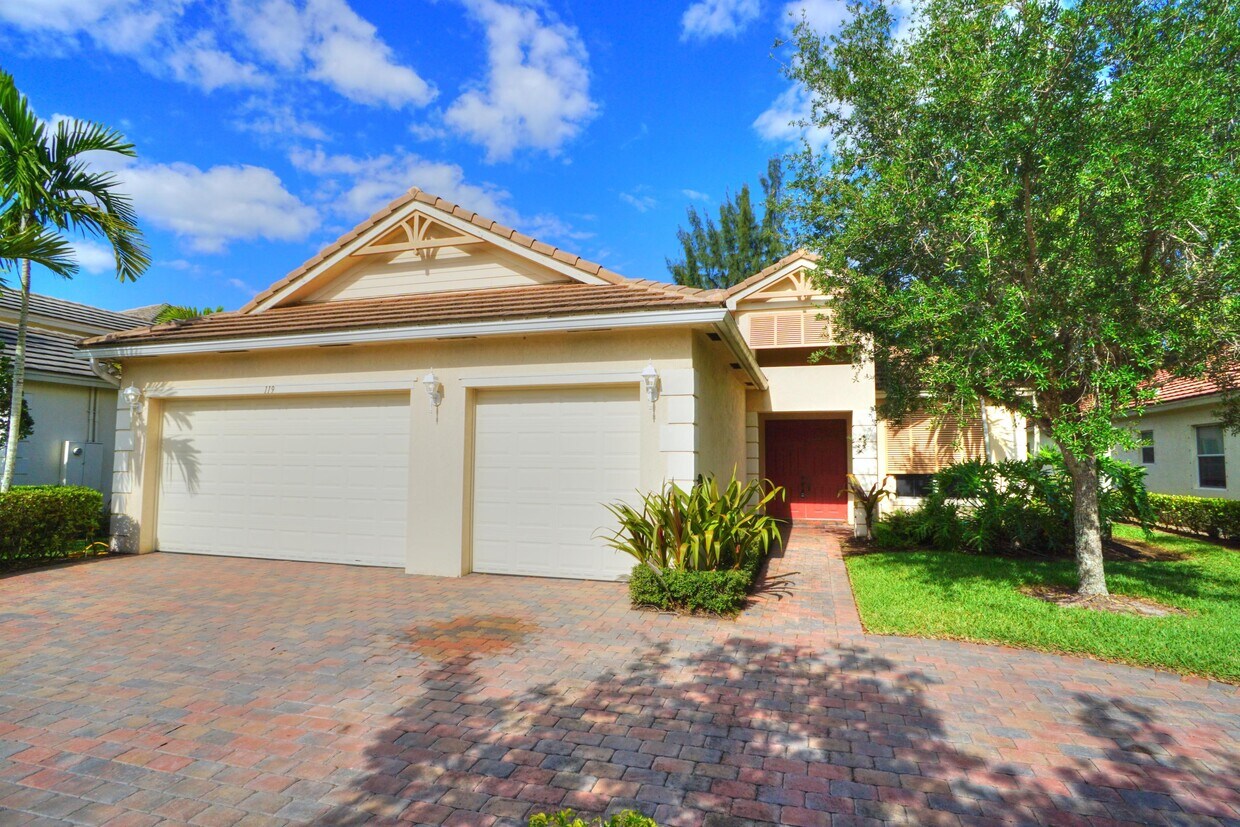 119 Palm Beach Plantation Blvd, Royal Palm Beach, FL 33411 House for