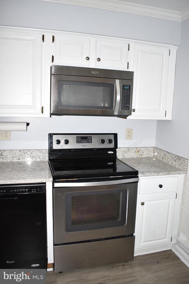Foto del edificio - 7113 Bradshaw Ct E