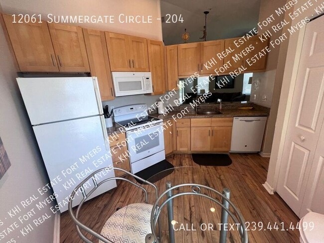 Foto del edificio - 12061 Summergate Cir