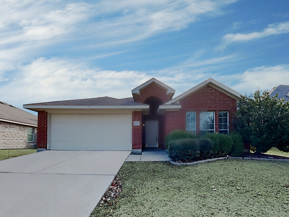 4003 Collin Court House Rental in Heartland, TX
