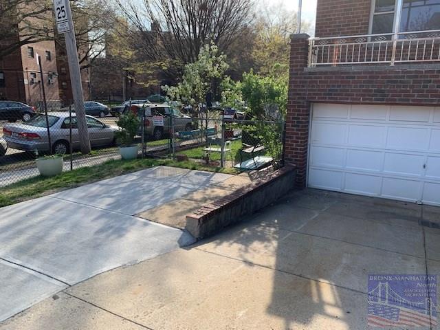 Foto del edificio - 2305 Matthews Ave