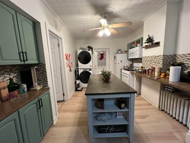 Building Photo - 329 Centre Ave