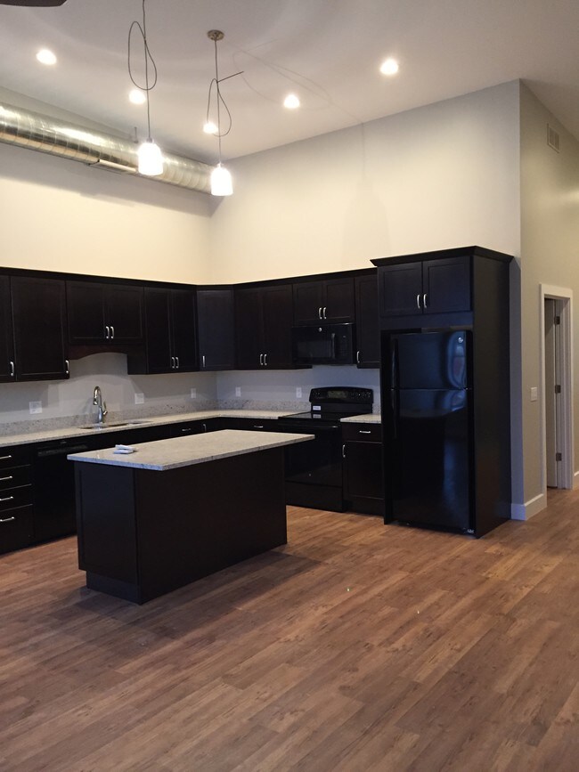 Plano llano - 103 W Middle St