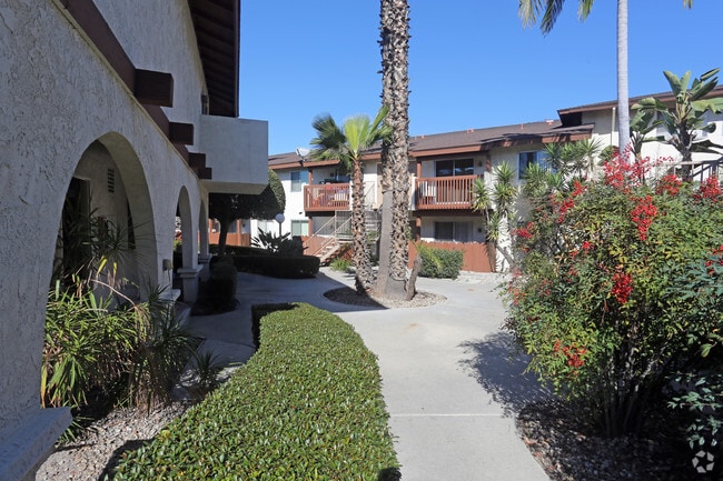 Courtyard - Park Wilshire