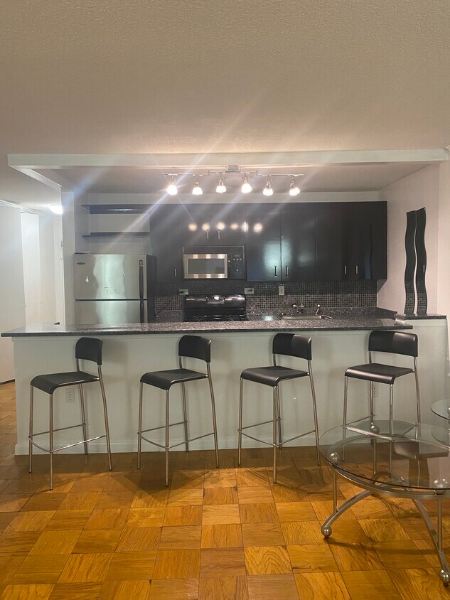 Foto principal - 2 Hawthorne Pl