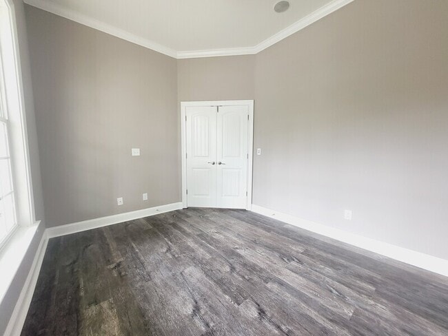 Building Photo - 1121 Gainsborough Dr