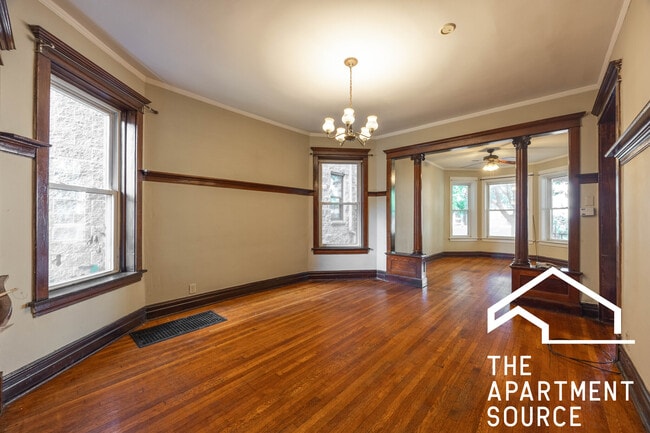 Building Photo - 1631 N Mozart St