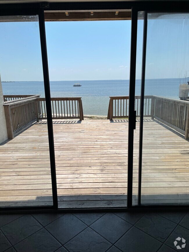 Apartments with Garages in Parker, FL 1 Rentals