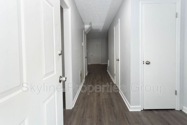 Building Photo - 5861 Dunn Rd