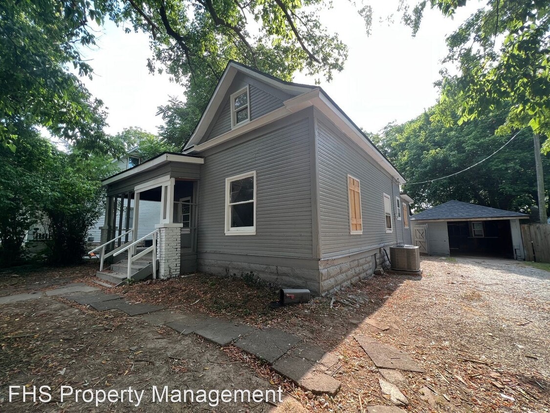 3 br, 2 bath House 839 S Weaver House for Rent in Springfield, MO