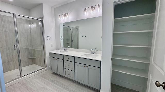 Foto del edificio - 2546 Campden Mews