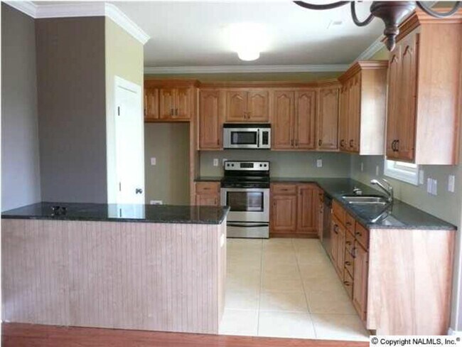 Foto del edificio - 132 Meadow Ridge Dr