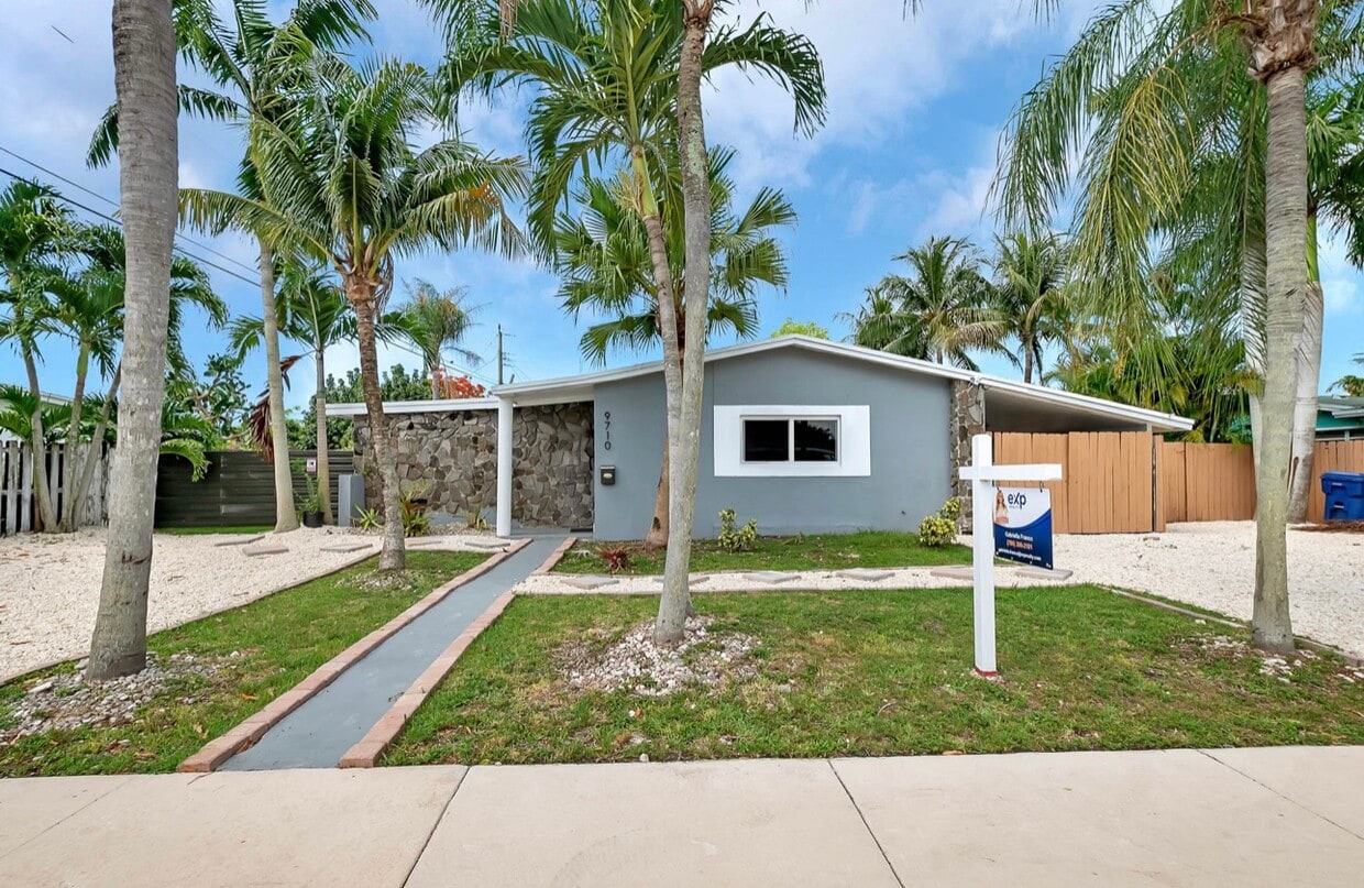 Primary Photo - 9710 SW 161st St