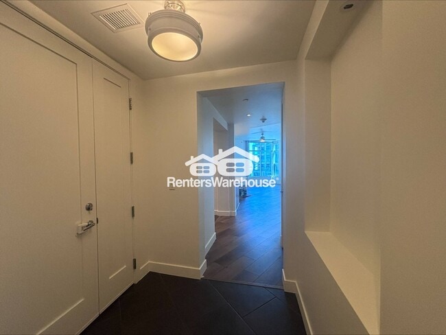 Foto del edificio - 120 E Rio Salado Pkwy