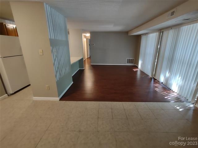Building Photo - 9531 Shannon Green Dr
