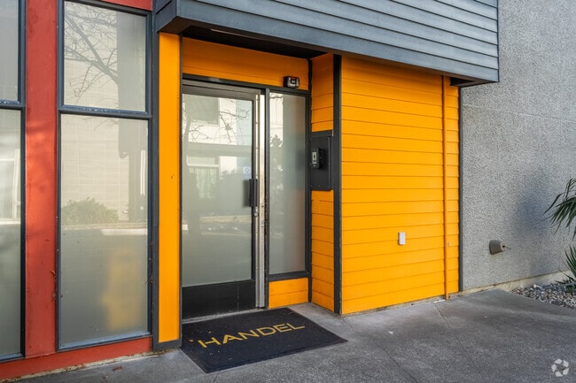 Entrance - Handel