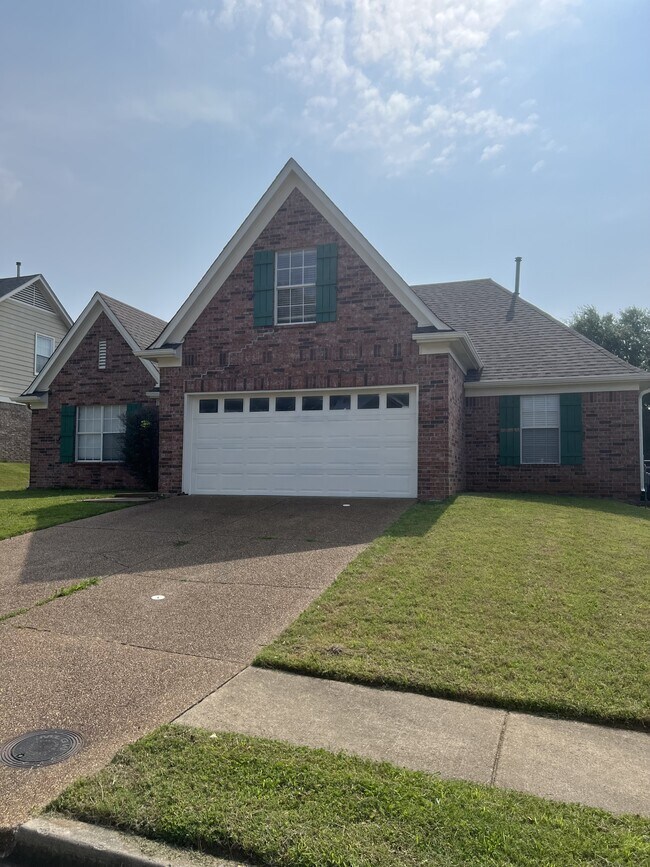 Building Photo - 1072 Red Fern Cir E
