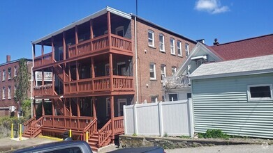 Building Photo - 48 Pond St