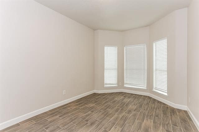 Building Photo - 1954 Pin Oak Ln