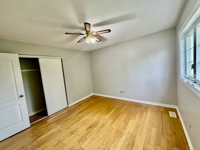 Building Photo - 205 Glynn Ave