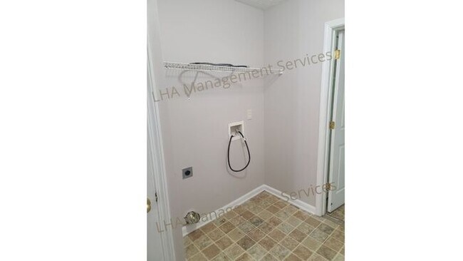 Foto del edificio - 868 Scott Rd