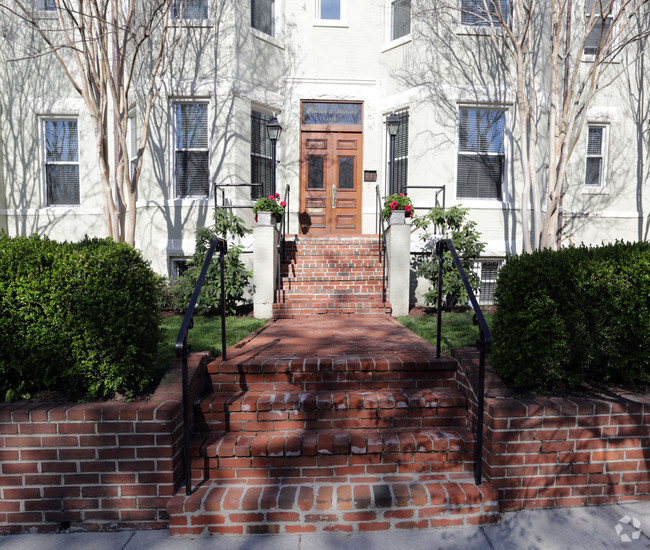 Building Photo - Maison à Dupont Apartments