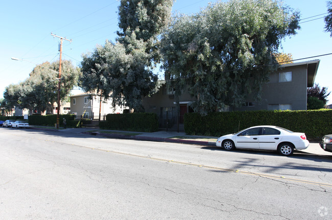 Building Photo - The Park View at Newhall Apartments