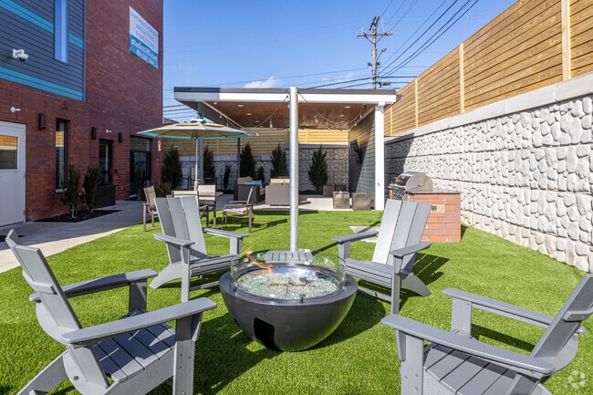 Courtyard - Studios180 - Short/Long Term Leases Apartments