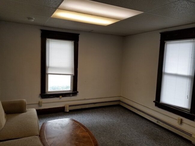 Building Photo - 55 Jones Ave