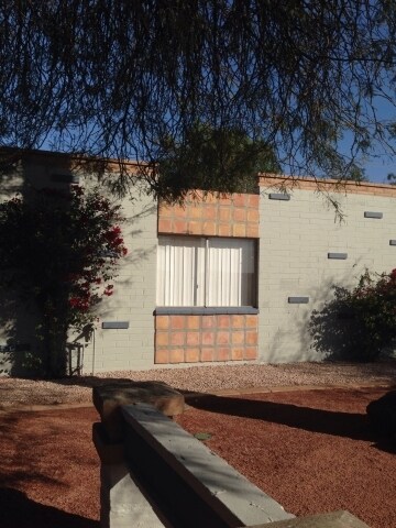 Building Photo - Canyon Gardens