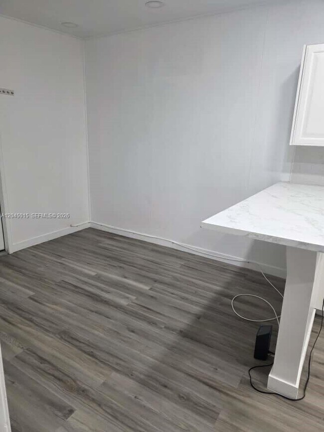Foto del edificio - 23 Miami Gardens Rd