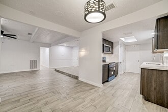Building Photo - 3918 Cypressdale Dr