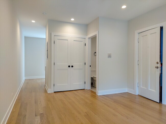 Foto del edificio - 4606 N Winchester Ave