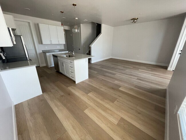 Foto del edificio - Italian Villages | 3-Bedroom Townhome