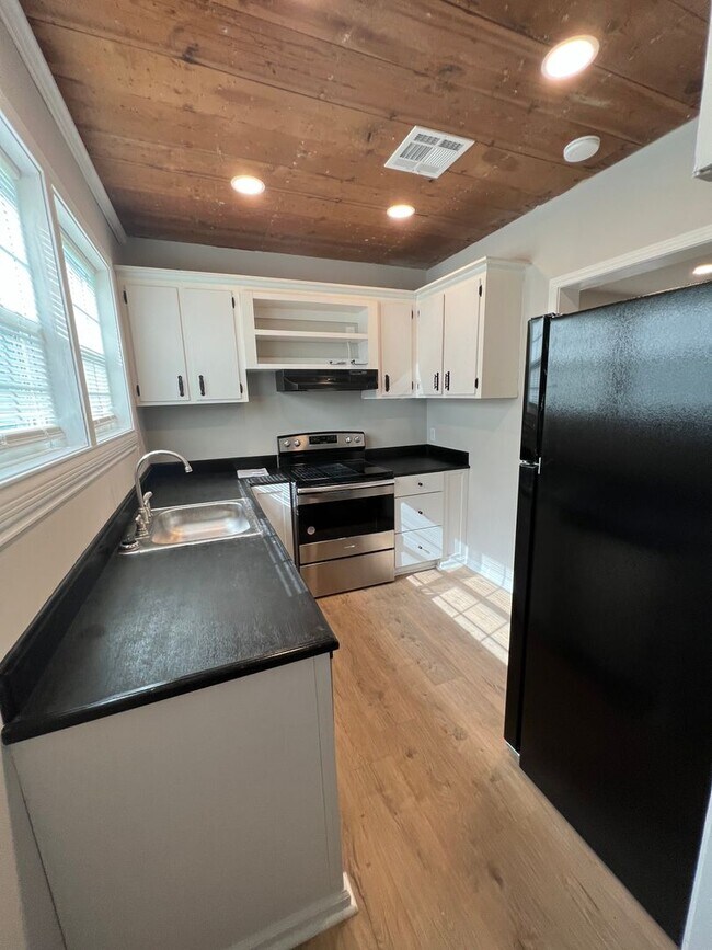 Foto del edificio - Renovated 2 Bed 2 Bath Lake Charles