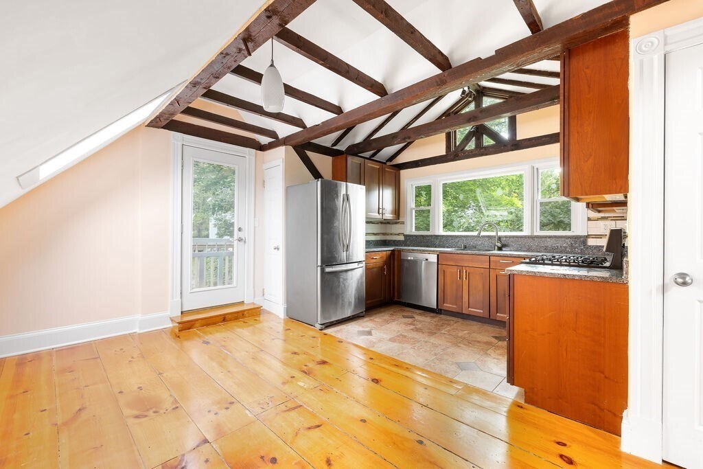 Foto principal - 157 Bigelow St
