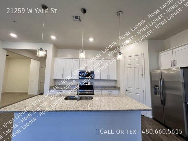 Building Photo - Beautiful 3 Bed, 2.5 Bath Home - Sienna Hi...