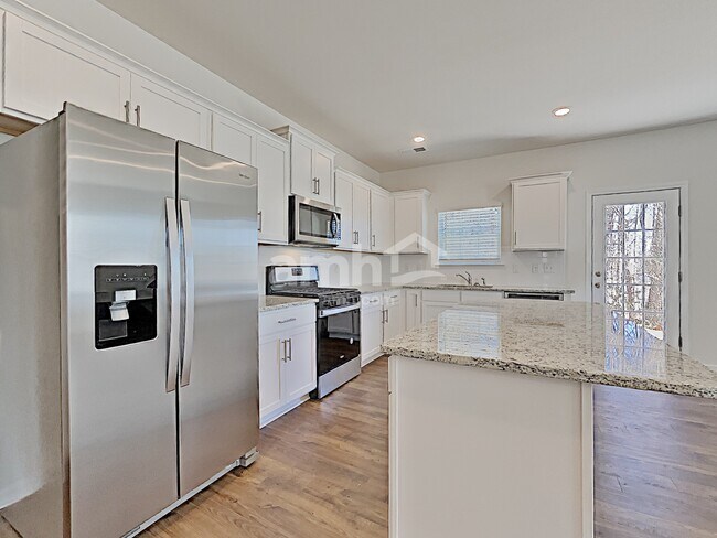 Foto del edificio - 5004 Jamie Sloop Ln