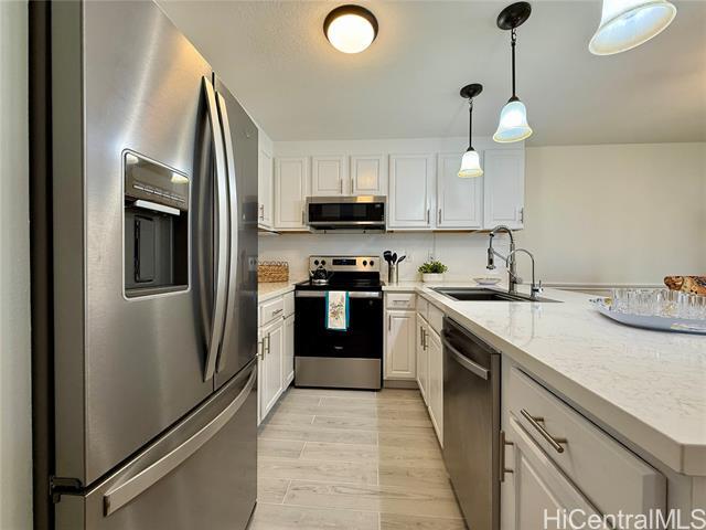 Building Photo - 94-1010-1010 Anania Cir