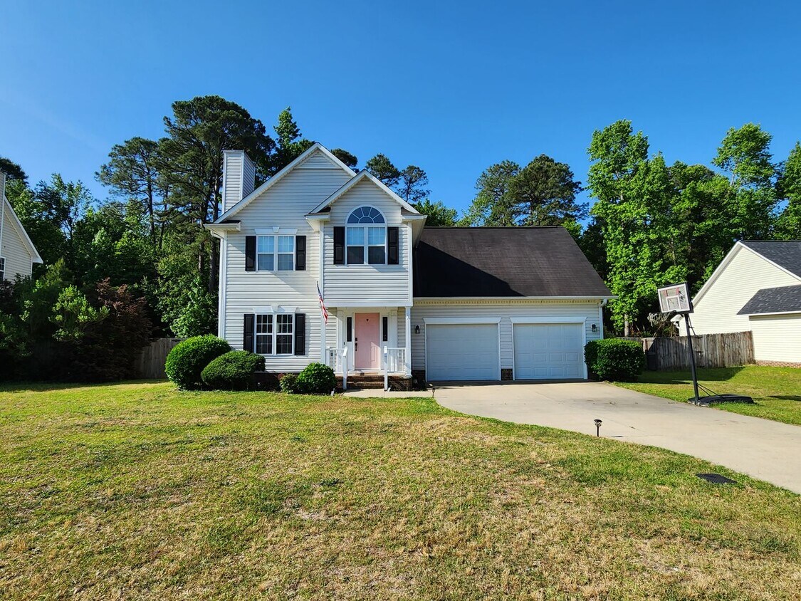 Foto principal - 4 Bedroom home in Hope Mills