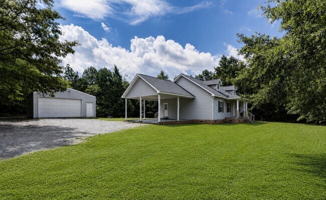 Foto del edificio - 8303 Macedonia Church Rd