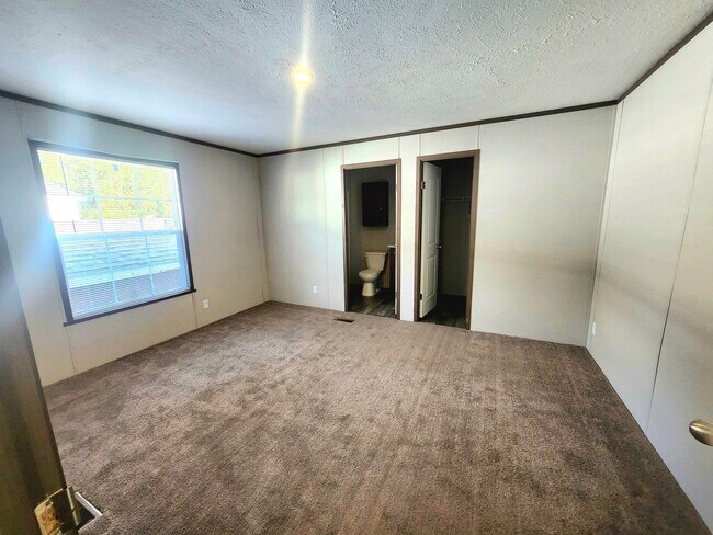 Building Photo - 3660 S Lapeer Rd