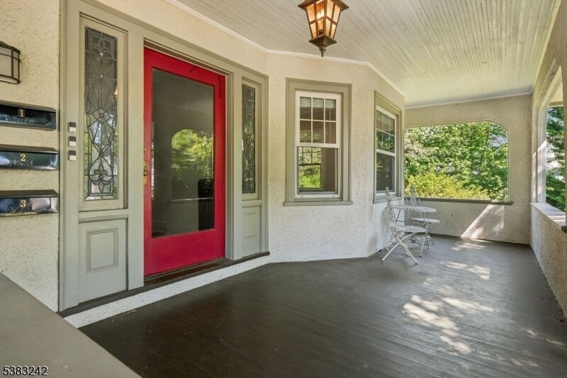 Foto principal - 132 Midland Ave