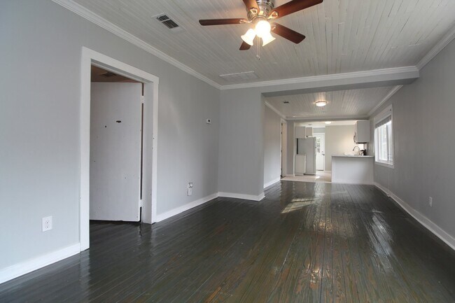 Foto del edificio - Live in East Hill! 3BR Historic Gem Just M...
