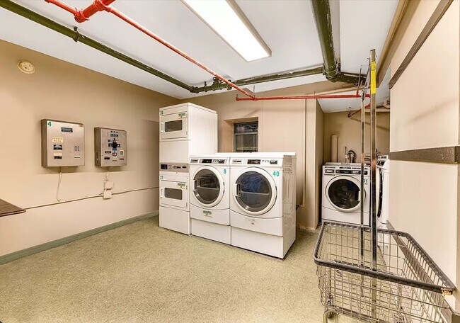 Foto del edificio - 243 West 63rd Street