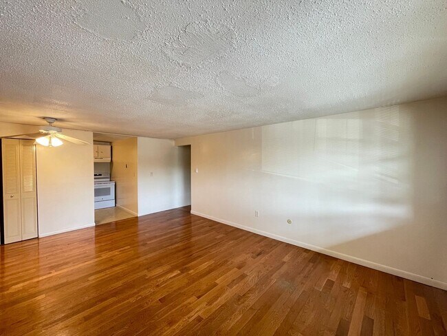 Foto del edificio - 177 Loudon Rd