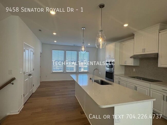 Foto del edificio - 9458 Senator Royall Dr