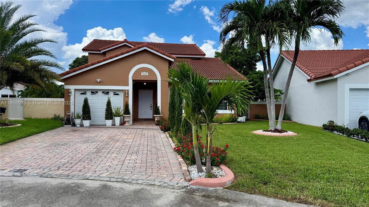 Foto principal - 18642 NW 54th Pl