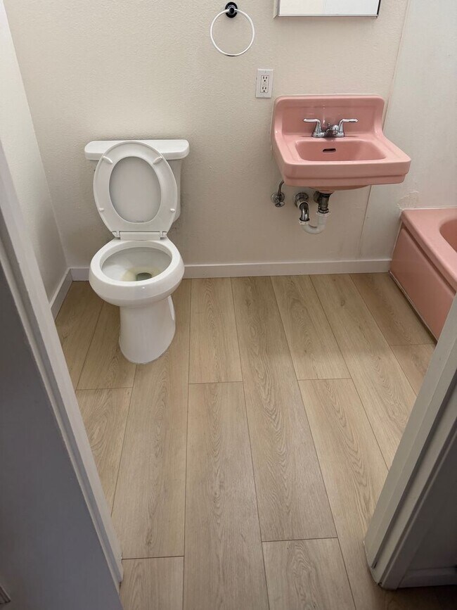 Foto del edificio - Cozy 2-Bedroom Downtown Sacramento Unit